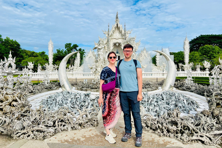 Chiang Mai: Chiang Rai-White-Blue-Big Buddha &amp; Lalitta Café[Privat] Chiang Rai-Weiß-Blau-Big Buddha &amp; Lalitta Café