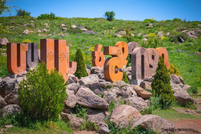 Privé dagtrip naar Saghmosavank-Alfabet Monument & Yerevan