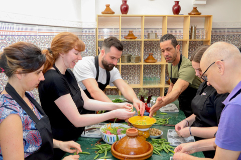 Cours de cuisine à Marrakech avec le chef Hassan, experts en tajinePetit groupe