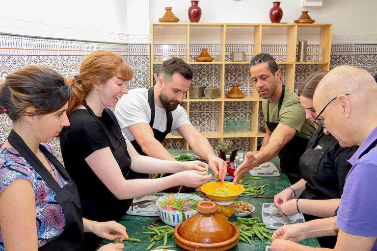 Kookles in Marrakesh met chef-kok Hassan, tajine-expertsKleine groep