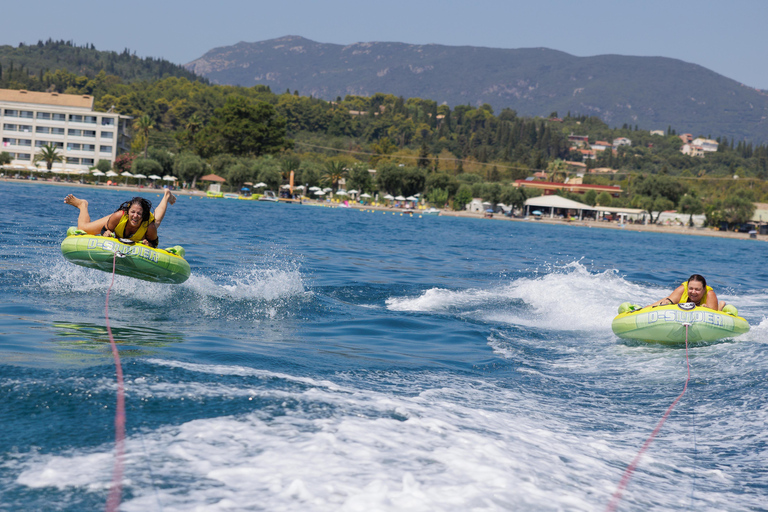 Corfu: esportes aquáticos - passeios infláveis perto da cidade de CorfuCorfu: Passeios infláveis em Dassia