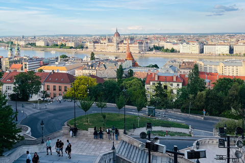 Budapest Highlights Walking Tour: Parliament to Buda Castle