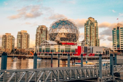 Vancouver : Must-See Attractions Walking Tour With A Guide Vancouver : 3 Hours Must-See Attraction Private Walking Tour