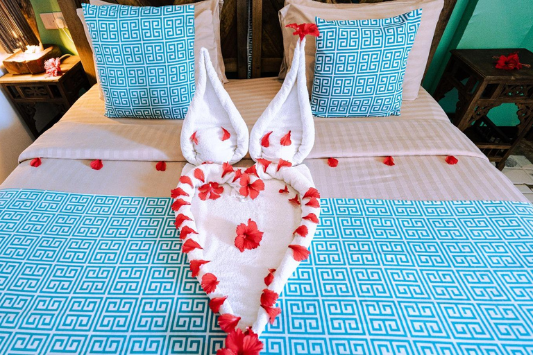 Z Zanzibaru: 2-dniowe safari w Selous z lotami i spacerem po buszuZanzibar: Selous 2-Day Safari with Flights &amp; Bush Walk