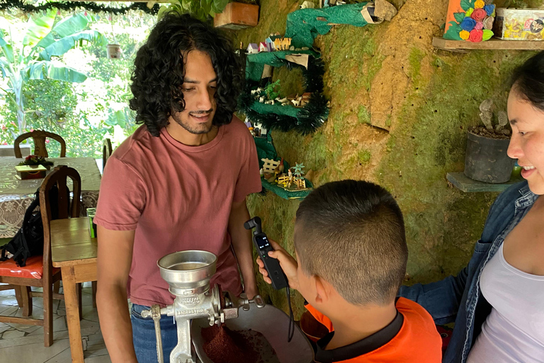 Medellin : Visite d&#039;une ferme de cacao et fabrication de chocolat, près de la villeVisite guidée