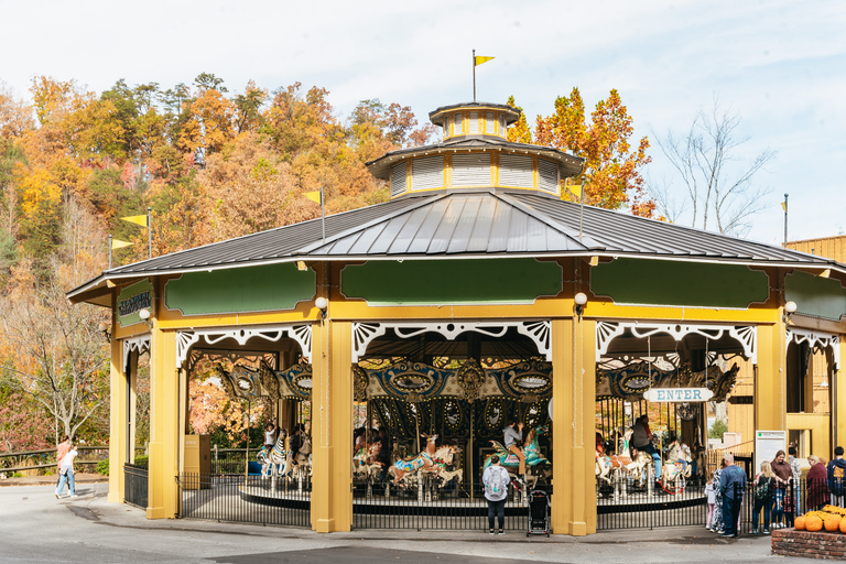 Pigeon Forge: biglietto d'ingresso al parco tematico DollywoodBiglietto d'ingresso per 1 giorno al parco a tema Dollywood