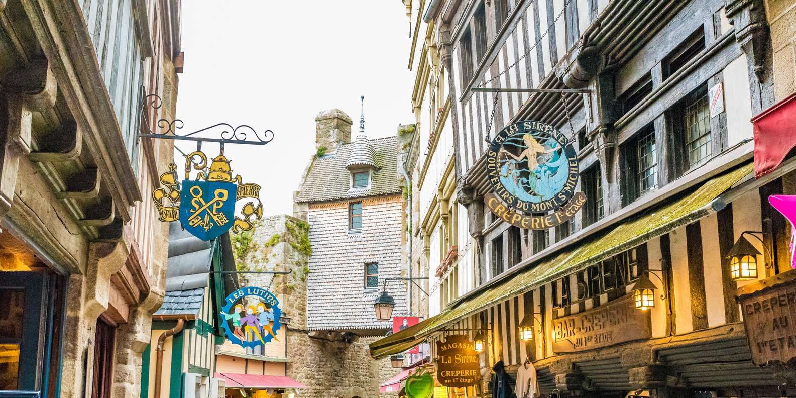 From Paris: Mont Saint Michel Day Trip with a Guide
