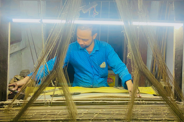 The Weavers Life in Kashi