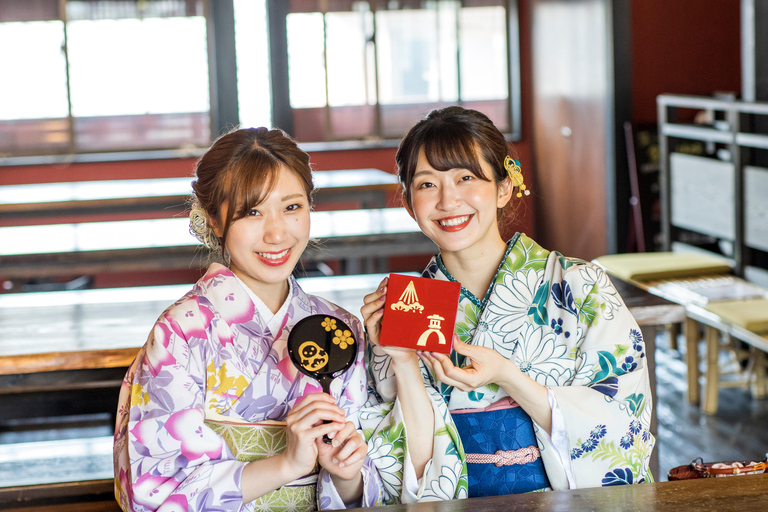 Kanazawa: Gold Leaf Craft Workshop in Higashi Chaya