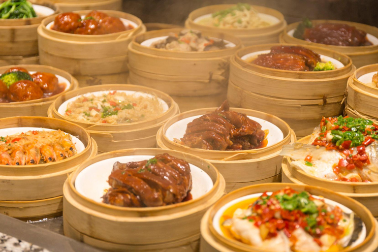 Guangzhou Night Tour: CantonTower, Dinner, Pearl RiverCruise