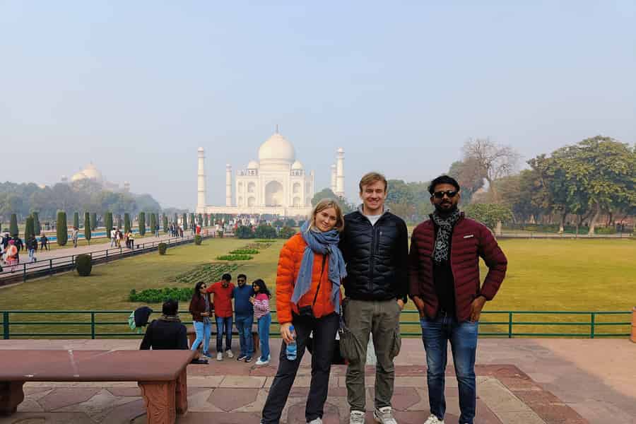 Ab Delhi: All-Inclusive-Tagestour zum Taj Mahal mit dem schnellsten Zug. Foto: GetYourGuide Ab Delhi: All-Inclusive-Tagestour zum Taj Mahal mit dem schnellsten Zug. Foto: GetYourGuide