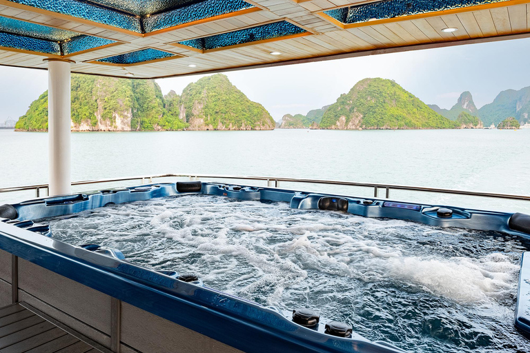 Hanoi: Bai Tu Long Bay Cruise with Lunch and Kayaking