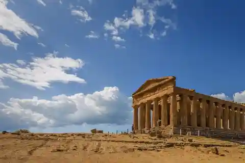 E-BIKE TOUR TO THE VALLEY OF TEMPLES IN AGRIGENTO WITH PACKED LUNCH INCLUDED