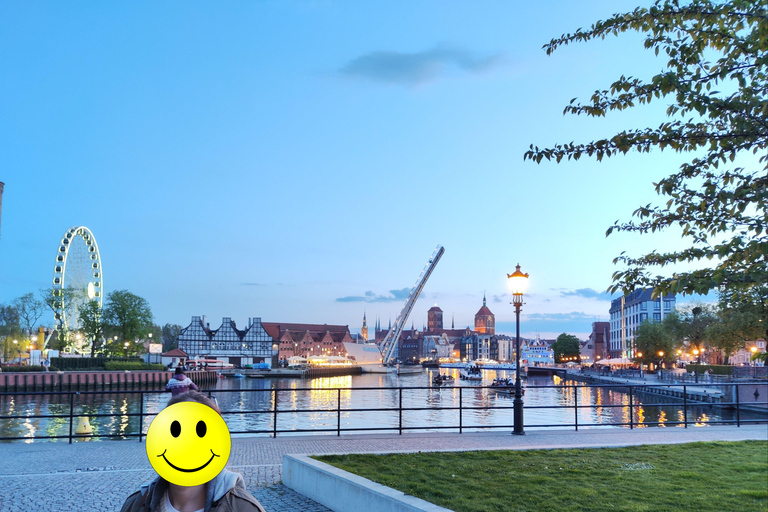 Gdańsk: Wrzeszcz and Shipyard District Private Bike Tour Golden Hour Ride – Gdańsk on evening mood Photo Stops