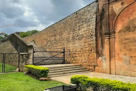 Bengaluru: Fort Guided Tour with Entry Ticket