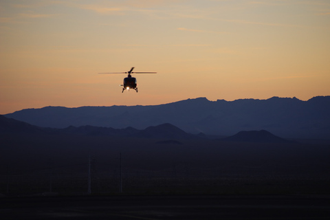 Las Vegas: Lądowanie helikopterem w Wielkim KanionieWyjazd o zachodzie słońca