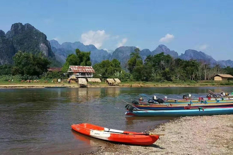 Vang Vieng: Go-Karting e passeio de barco ao pôr do sol ou ao nascer do sol