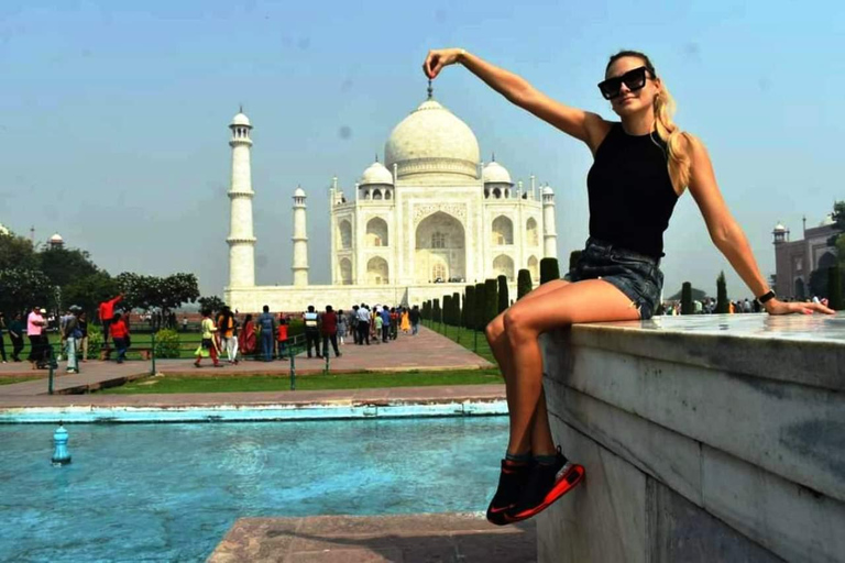 Vanuit Delhi: Dagtrip Tajmahal, Agra Fort en Baby TajAuto met airconditioning, chauffeur, gids en tickets voor monumenten