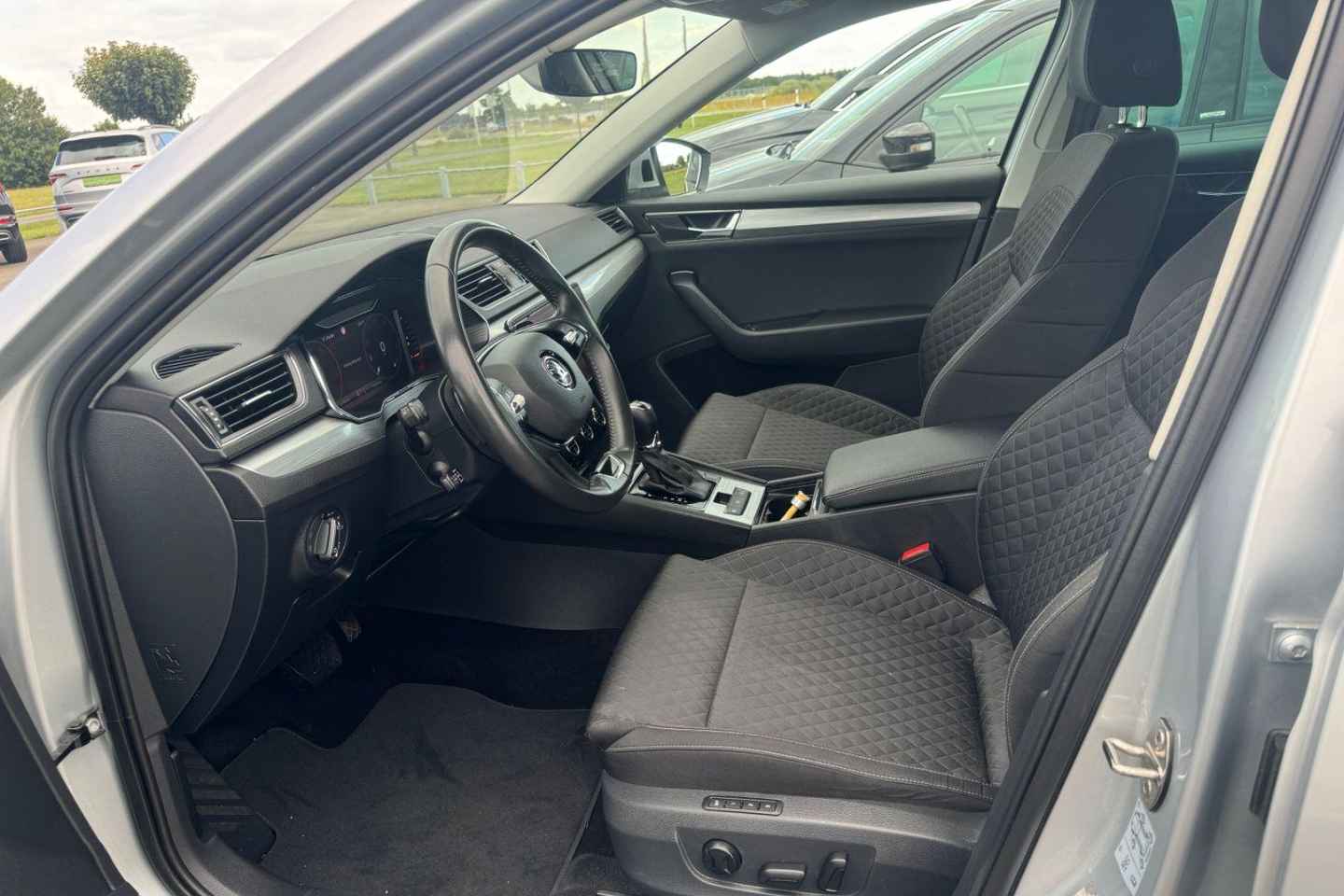 布加勒斯特：专属接送服务往返鲁塞