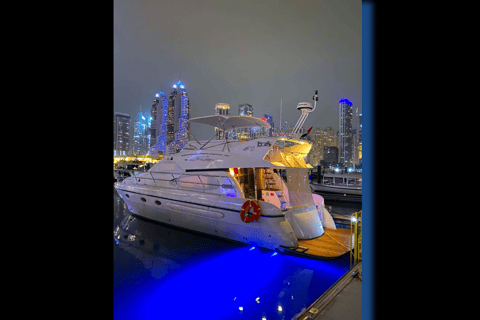 Dubai: Private Luxury Cruise on a Stylish 50ft Yacht 7-Hour Private Atlantis & Burj Al Arab & JBR Cruise