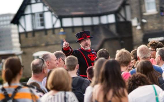 Tower of London: Eröffnungszeremonie, Kronjuwelen & Beefeaters