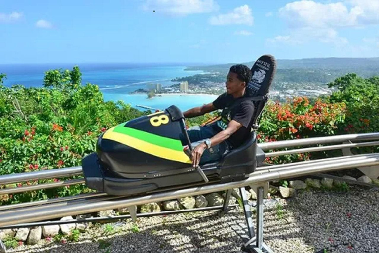 Tour della Foresta Pluviale in Bobsled Mystic Mountain fr Montego BayBob mistico della montagna Ocho Rios