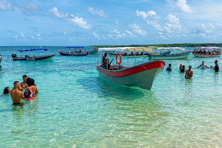 Cartagena: Playa Blanca Barú Day Trip, Lunch & Hotel Pickup