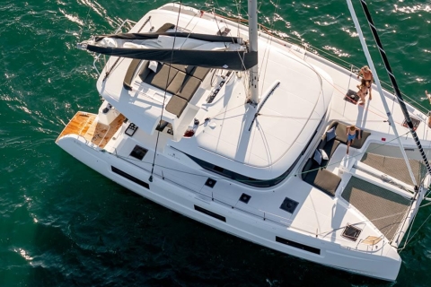 Pasito Blanco: Private catamaran excursion with food & drink 8 hours