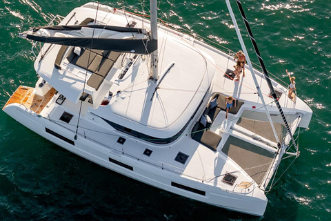 Pasito Blanco: Private catamaran excursion with food & drink 8 hours