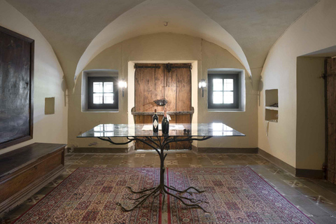 Langhe: Visit to the Vineyard and Historic Cellars with Tasting Langhe: Visit to the Vineyard and Historic Cellars with Wine Tasting