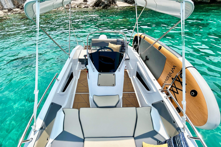 San Antonio: Tour Ibiza by boat. No license required, 6 people. Snorkeling and SUP