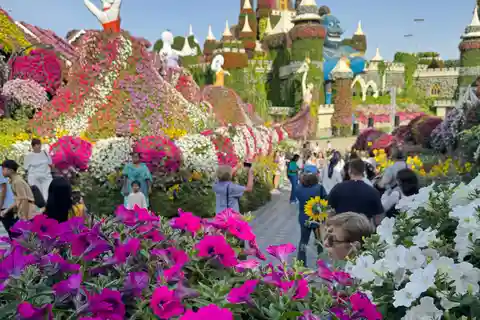 Dubai: Miracle Garden Ticket mit Transfer