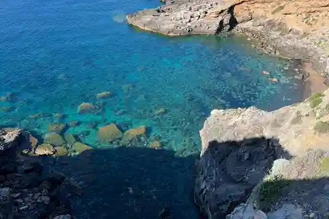 Marettimo: Tour in motoscafo dell'isola con visita alle grotte e nuoto