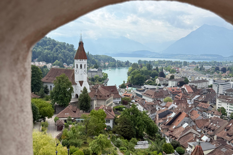 Interlaken: Tour zu den Schlössern am Thunersee mit Tickets