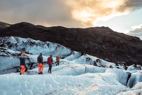 Reykjavik/Sólheimajökull: Caminhada na geleira e escalada no geloCaminhada na geleira e escalada no gelo – encontro em Solheimajokull