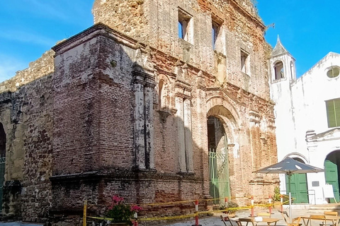 Panama City: Historic District and Canal Tour with Transfer