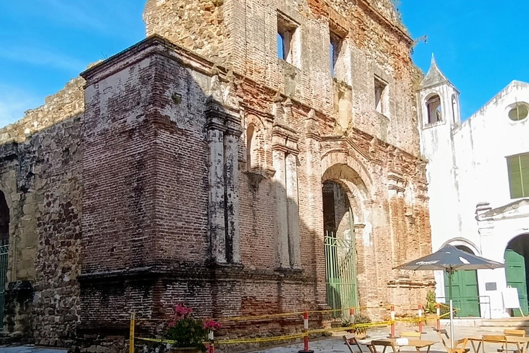 Panama City: Historic District and Canal Tour with Transfer