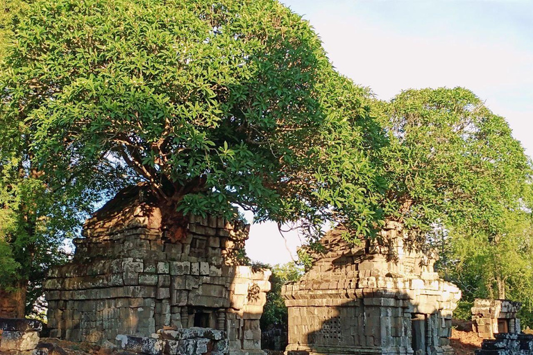 Siem Reap: Phnom Bok Mountain and Grand Circle Temples Tour