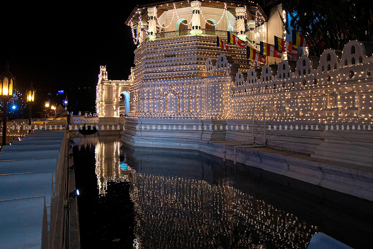 Kandy: Traditional Kandyan Dance Show & Cultural Evening