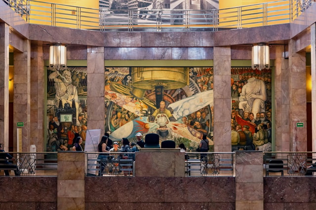 Art, snack & drinks in the heart of Mexico City