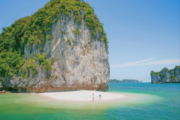 Desde Hanoi: Lanha- Bahía de Halong 2 días de tour en barco.