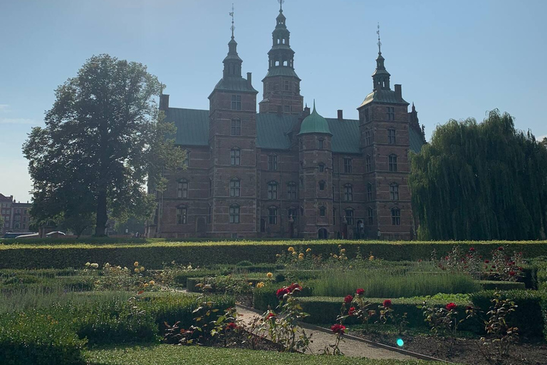 Copenhagen: King&#039;s Garden Outdoor Escape Room GameThe missing Crown Jewels, Medium diff. version in English