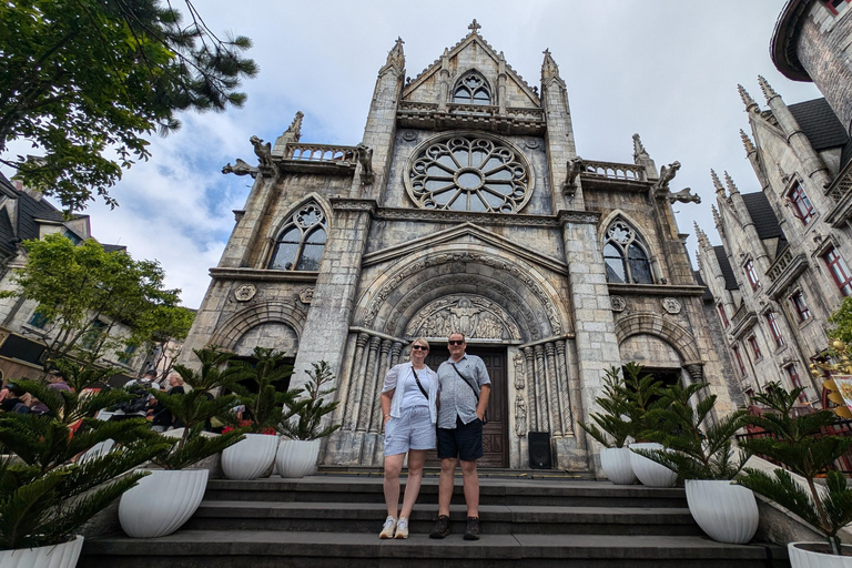 Ba Na Hills: Golden Hand Bridge Early Morning Tour- Private