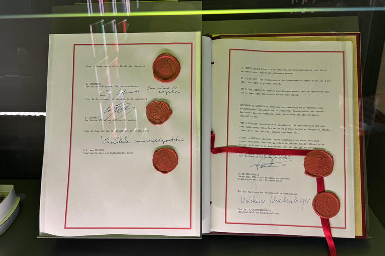 Treviri (Germania), Schengen e castello francese: tour da LussemburgoTrier (DE), Schengen &amp; French Castle: Tour from Luxembourg