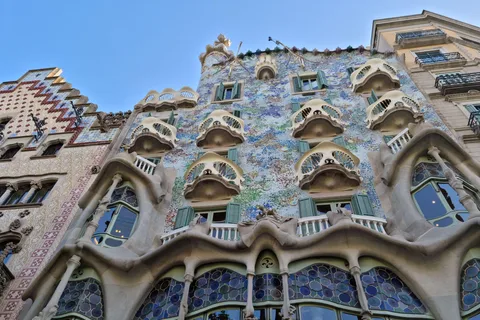 Barcelona:Pass with Casa Battló, Casa Milà, Teleferic & more