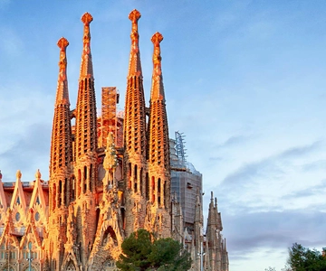 Barcelona: Skip-the-line guided visit and entry ticket to the Sagrada Familia