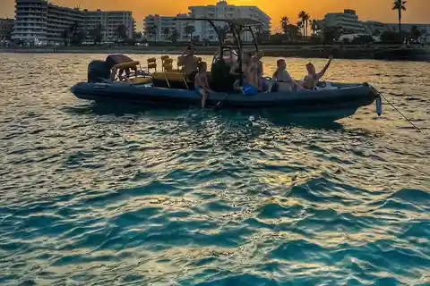 Cala Bona/cala Millor: Boat Tour with Sunset and aperitif