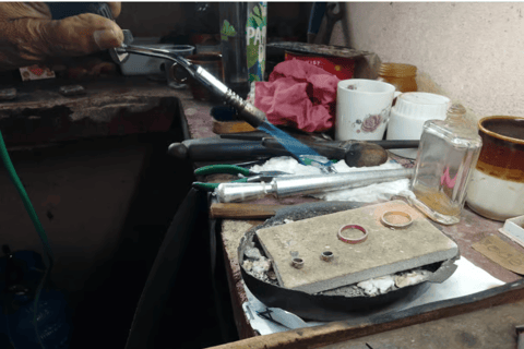 Mirissa: Craft Your Own, Traditional Jewellery Make Workshop