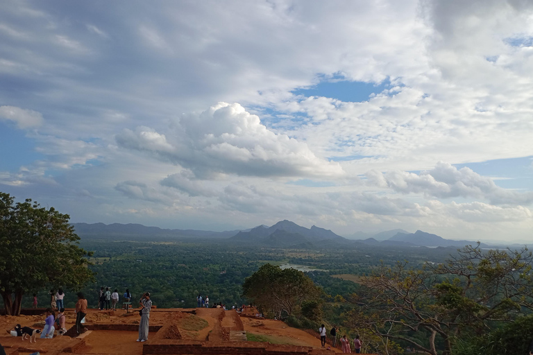 From Colombo: Day Trip Sigiriya, Dambulla & Kandalama Lake From Colombo: Day Trip Sigiriya, Dambulla - All Inclusive