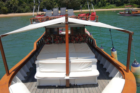 Paraty: Private Boat Tour with Optional Snorkeling